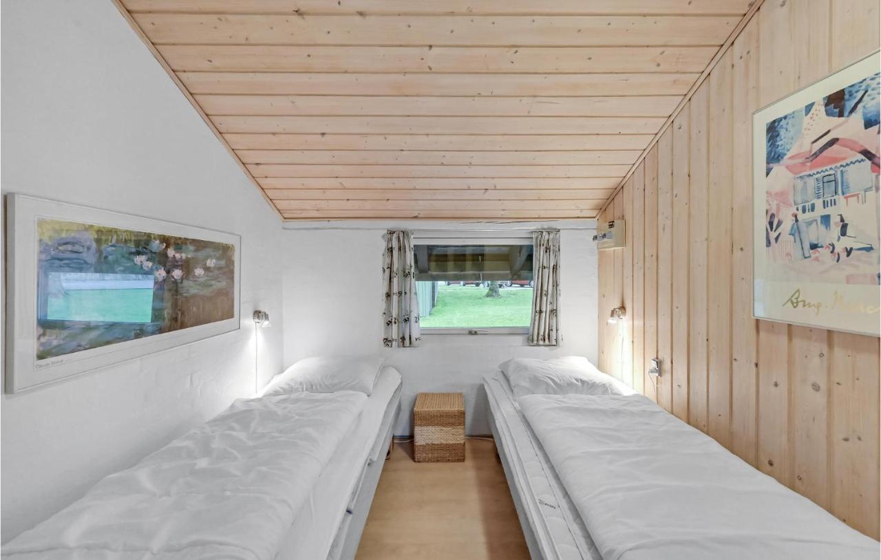 Nice Home In Hemmet With Kitchen Extérieur photo